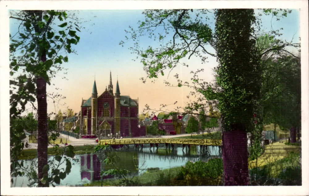 Alkmaar — Kennemerssingel und St. Josephkirche — Vrouwe Dreesmann - Vorderseite