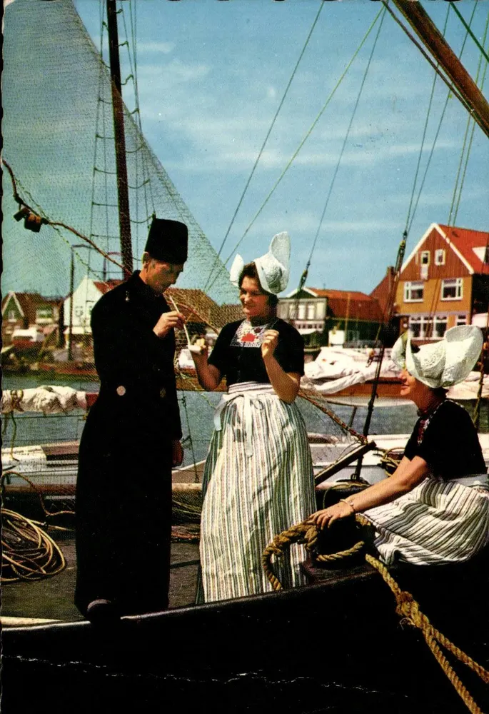 Vollenholt - Holanda — três pessoas em um barco — editor Geb. Spanjenberg N.V., Roterdã - Frente