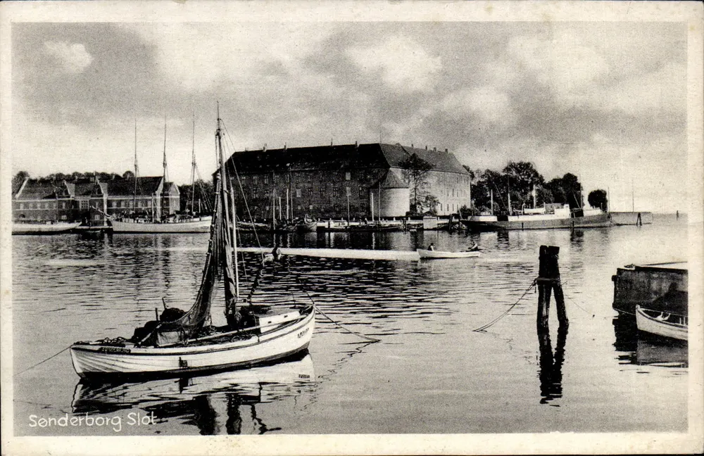 Castelo de Sønderborg — vista do castelo e do porto — editor Helweger Kiosk, Sønderborg - Frente