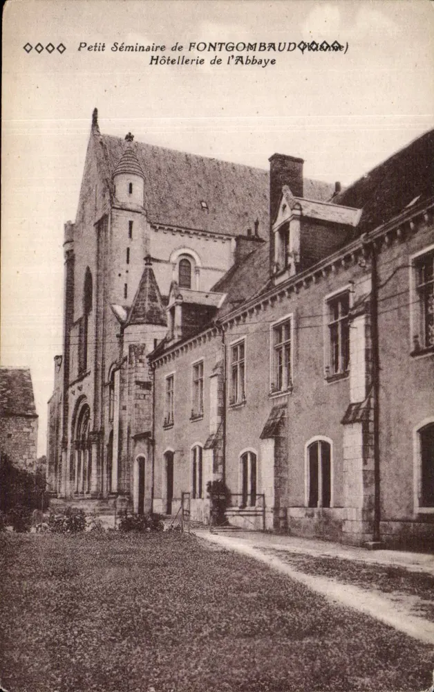 Kleiner Seminarium von Fontgombaud (Isère) — Hotel der Abtei — Photo Haupnuit - Vorderseite