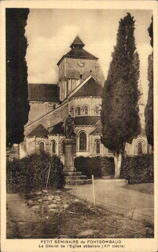 Der Chor der Abteikirche — Petit Séminaire de Fontgombaud (11. Jahrhundert) - Vorderseite