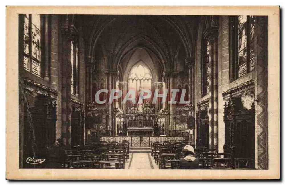 Interior da Basílica do Sagrado Coração de Issoudun — editor Cim - Frente