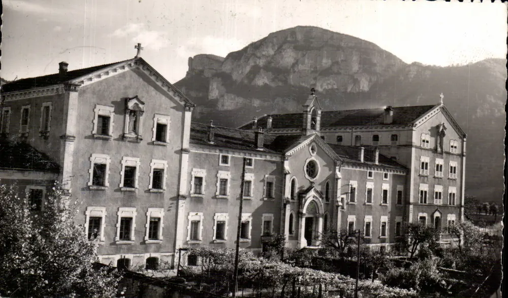 Saint-Laurent-en-Royans — Ansicht der Abtei der Taubstummen — Photo P. B. Ordina - Vorderseite