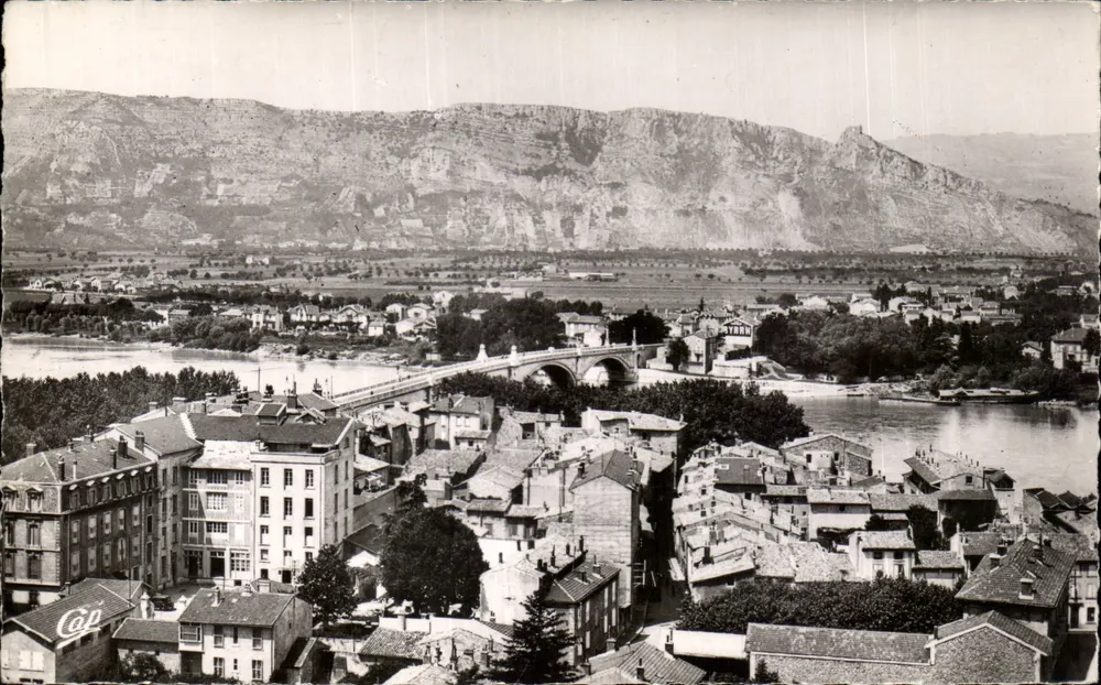Vista generale sul Rodano e Cuussol — Valence — C.A.P. Parigi - Recto