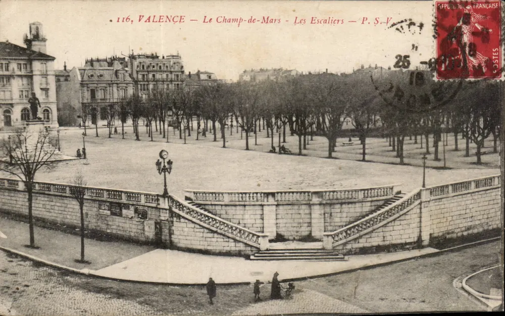 Valence — O Campo-de-Mars — As Escadas — P.S.V. - Frente