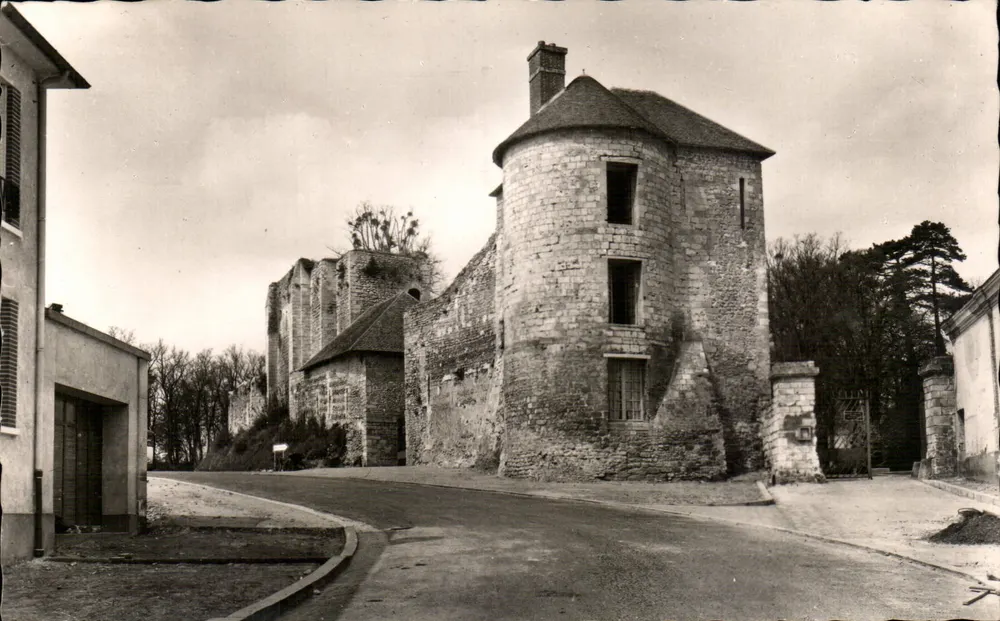 Gisors (Eure) — A Torre do Corpo de Guarda — Época de Felipe-Augusto - Frente