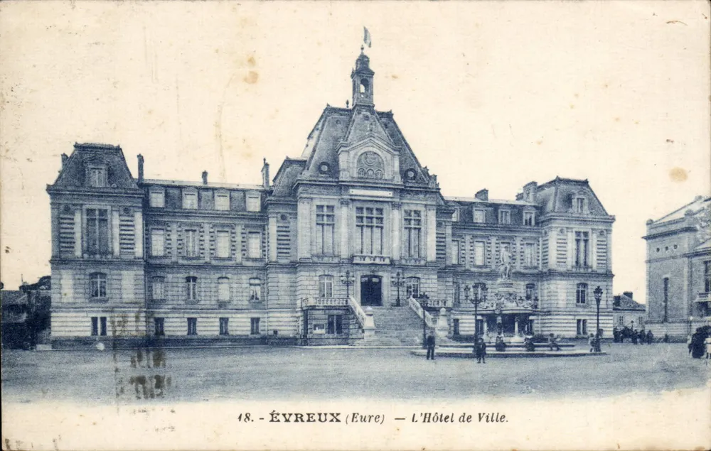 Évreux (Eure) — L'Hotel de Ville - Recto