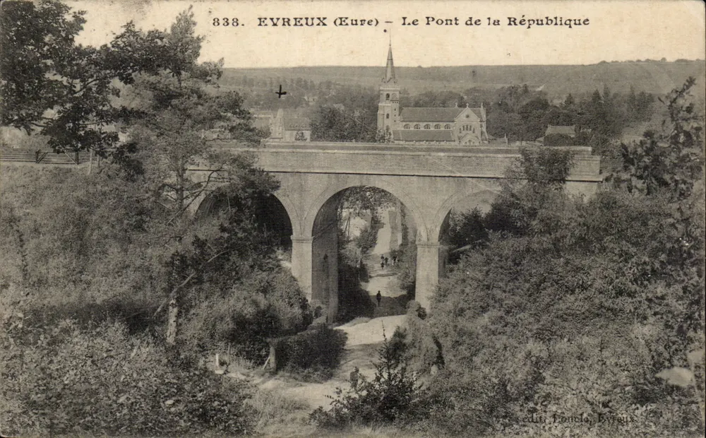 Fyvreux (Eure) — O Ponte da República — edit. Loncle, Fyvreux - Frente