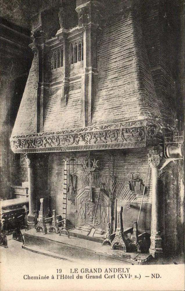 Kamin im Hôtel du Grand Cerf (16. Jahrhundert) — ND. - Vorderseite