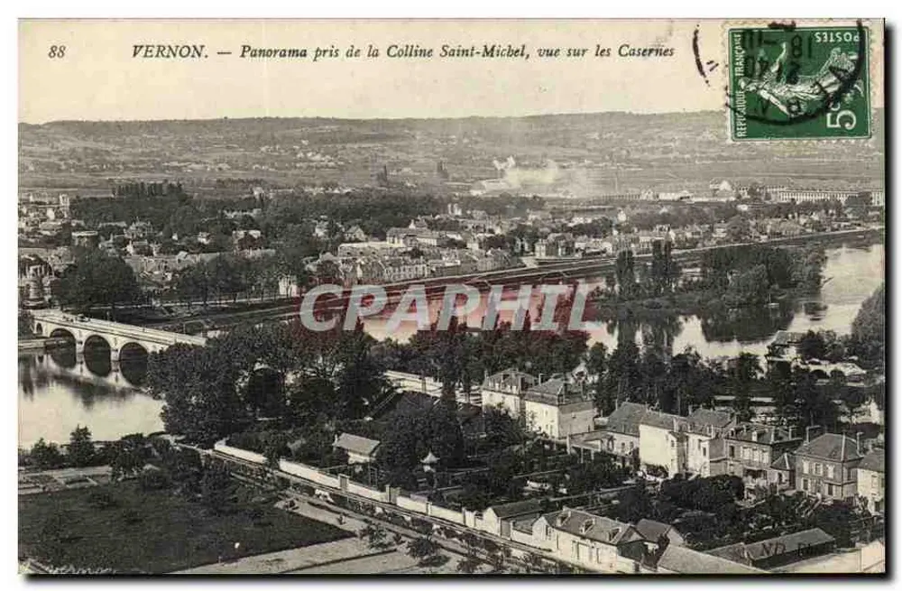 Vernon — Panorama vom Saint-Michel-Hügel, Blick auf die Kasernen - Vorderseite