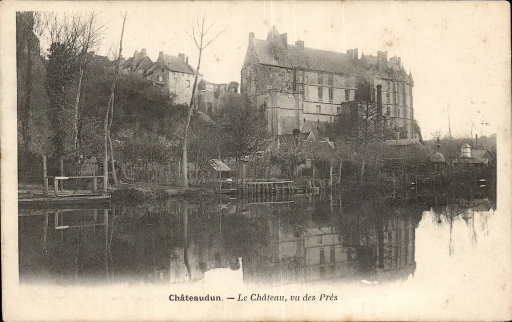 Châteaudun — O Castelo, visto dos Prés - Frente