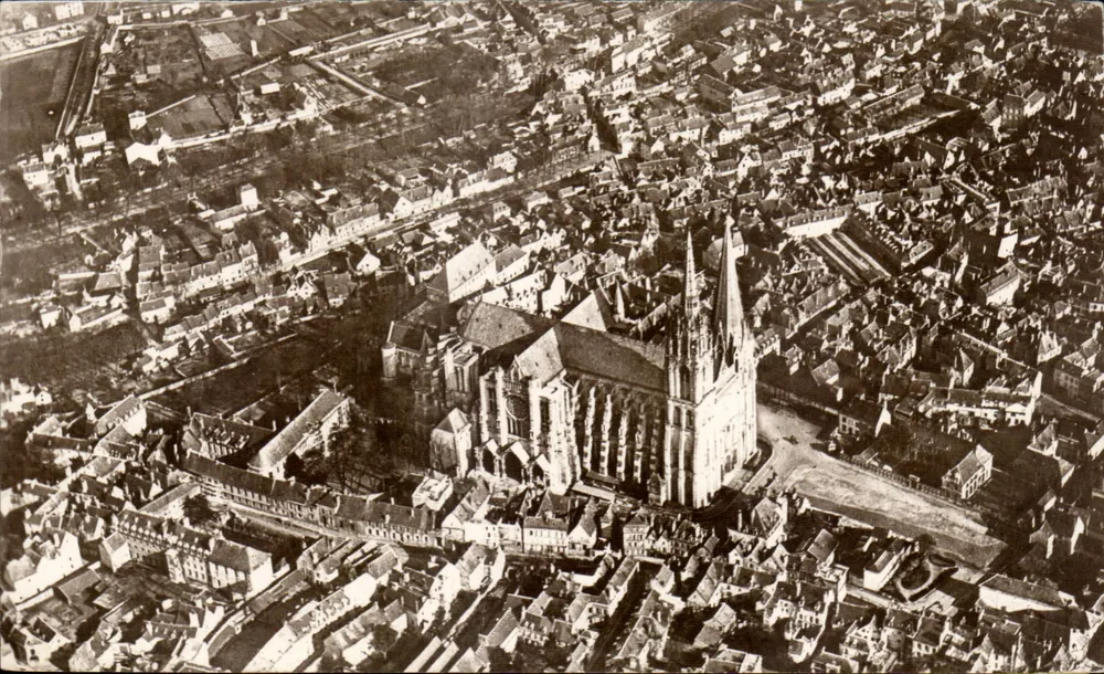 Chartres — Allgemeiner Blick aus einem Flugzeug auf 100 Metern — Lévy et Neurdein, Paris - Vorderseite