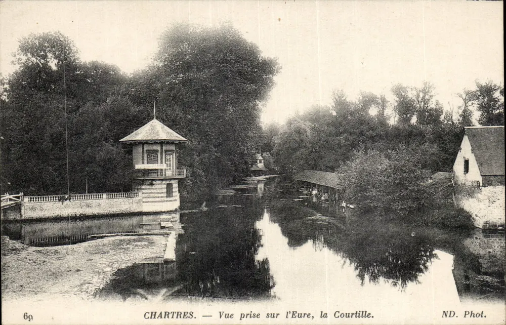 Chartres — Ansicht vom Eure, der Courtille — ND. Phot. - Vorderseite