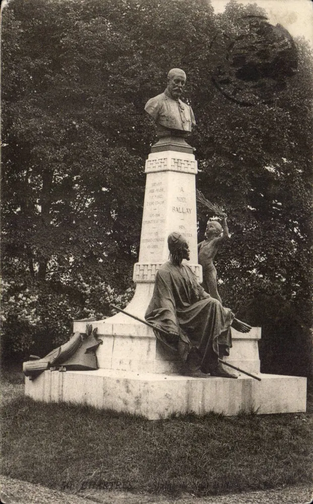 Monumento a Noël Rallay — Chartres — editor Chartres, n°50 - Frente