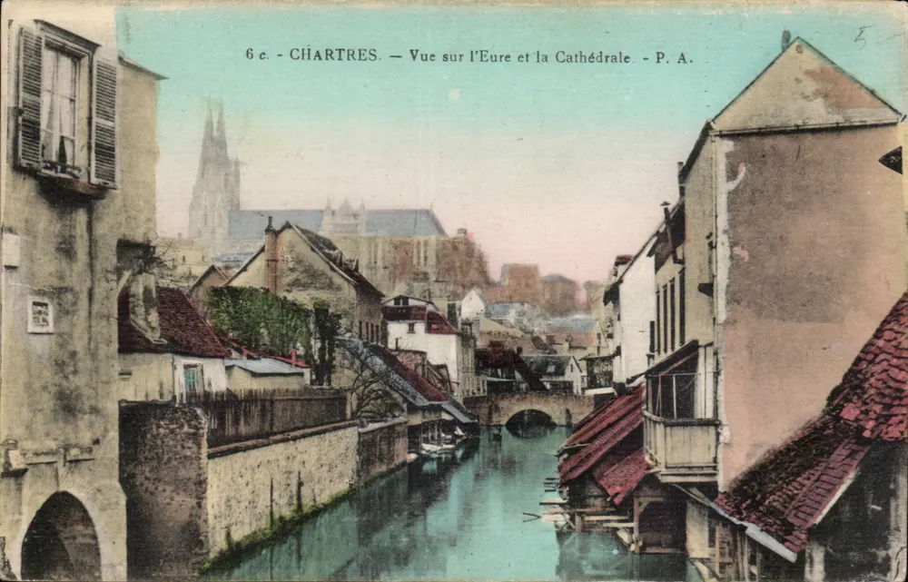 Chartres — Vista sobre o rio Eure e a Catedral — P. A. - Frente