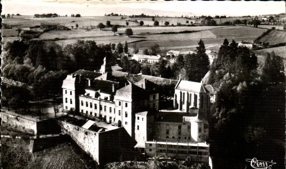Régny (Loire) — Abadia de Pradines (século XVII) — Edições Coubier, Mâcon - Frente