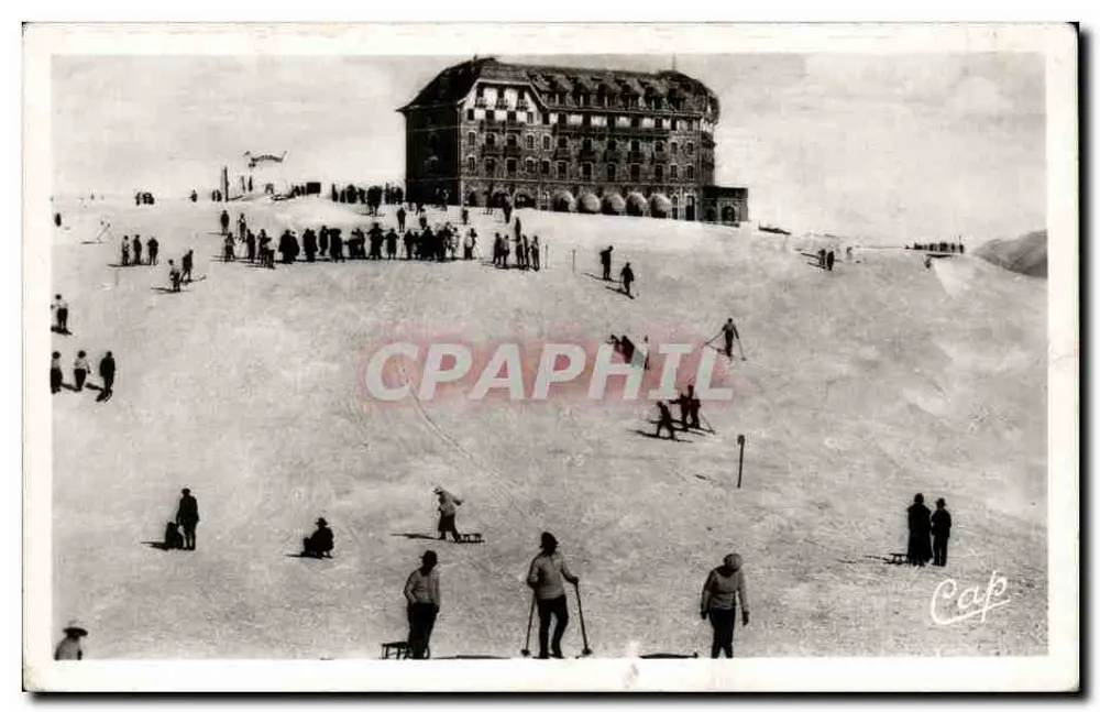 Superbagnères — Wintersport. Das Hotel — Moderne Ansichtskarte / Moderne Ansichtskarte - STRASBOURG - Vorderseite