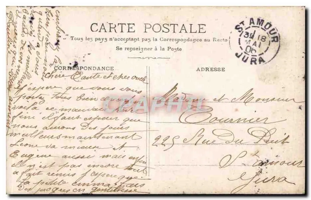 Padre diante de um altar adornado — texto impresso: « VOUS N'Y TOUCHEREZ PAS ! » — editor P467 - Verso