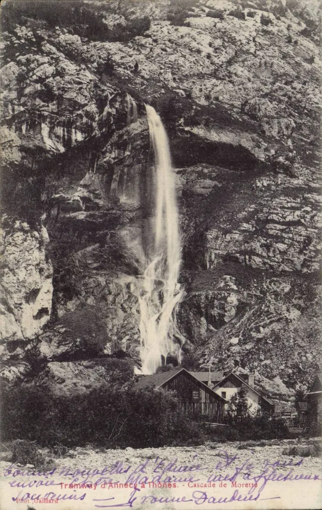 Cachoeira de Morettes — Tramway d'Annecy à Thônes — Foto Jouillard - Frente