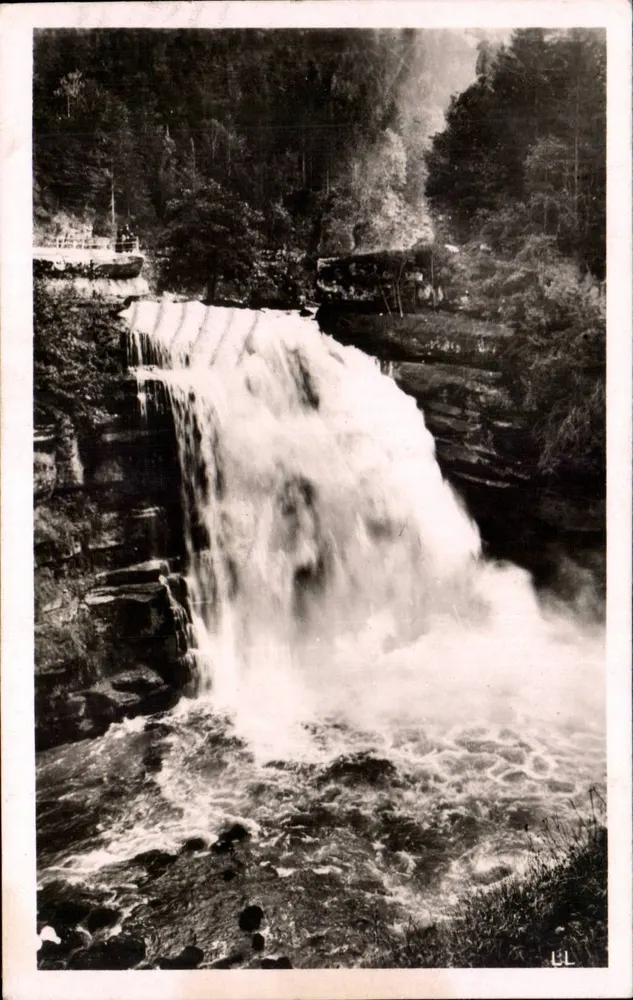 O Salto do Doubs visto de cima — (Altura 27 m) — Ed. Guillaume, S.I. - Frente