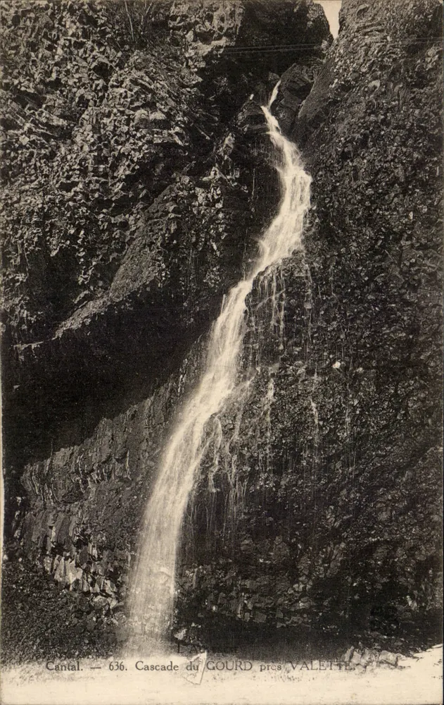 Cantal — Cachoeira do Gourd perto de Valette — 636 - Frente
