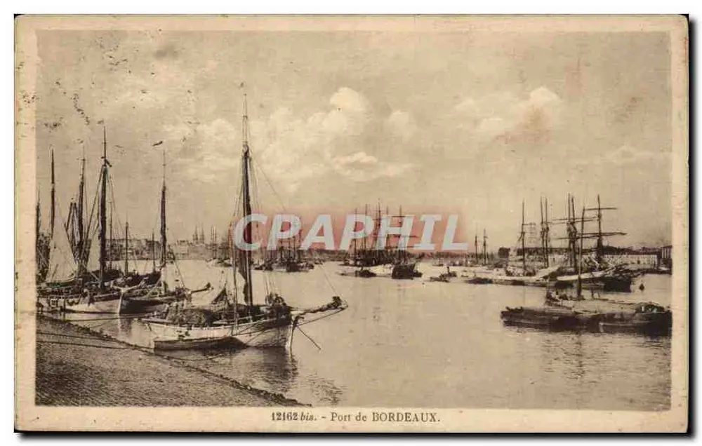 Porto de Bordeaux — vista do porto com muitos barcos a vela — editor R. Bergoin, n° 12162 bis - Frente