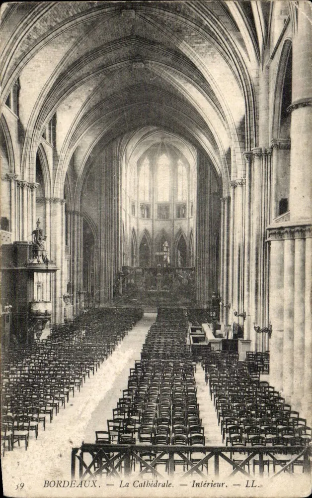 Bordeaux — A Catedral — Interior — LL. - Frente