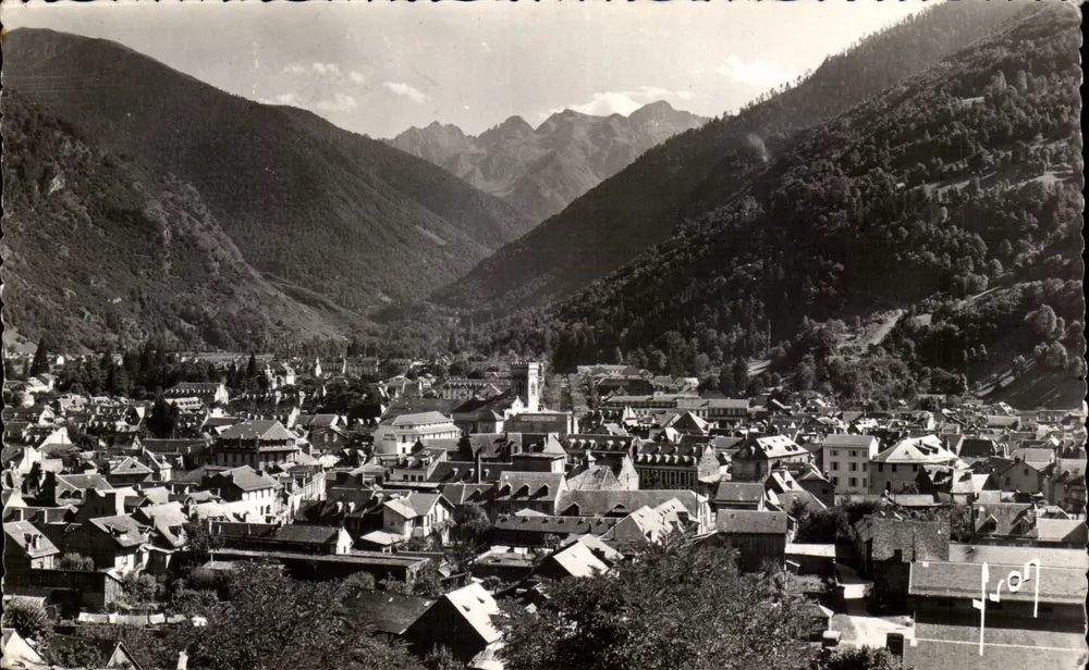 Luchon (Haute-Garonne) — vista geral do fundo, o porto de Vénasque — Les Éditions d'Art - Frente