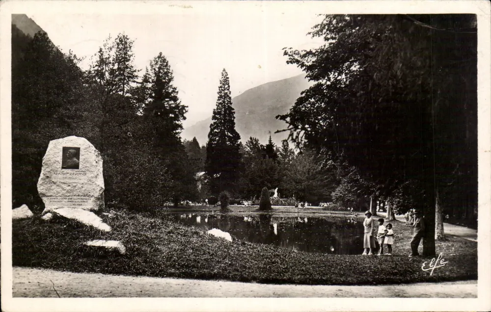 Lago do Parc des Quinconces — Luchon — Edições Labouche Irénées - Frente