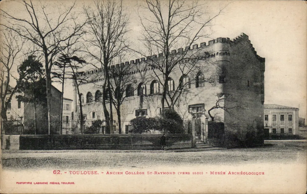 Toulouse - Alter Collegium St-Raymond (um 1530) - Archäologisches Museum - Vorderseite