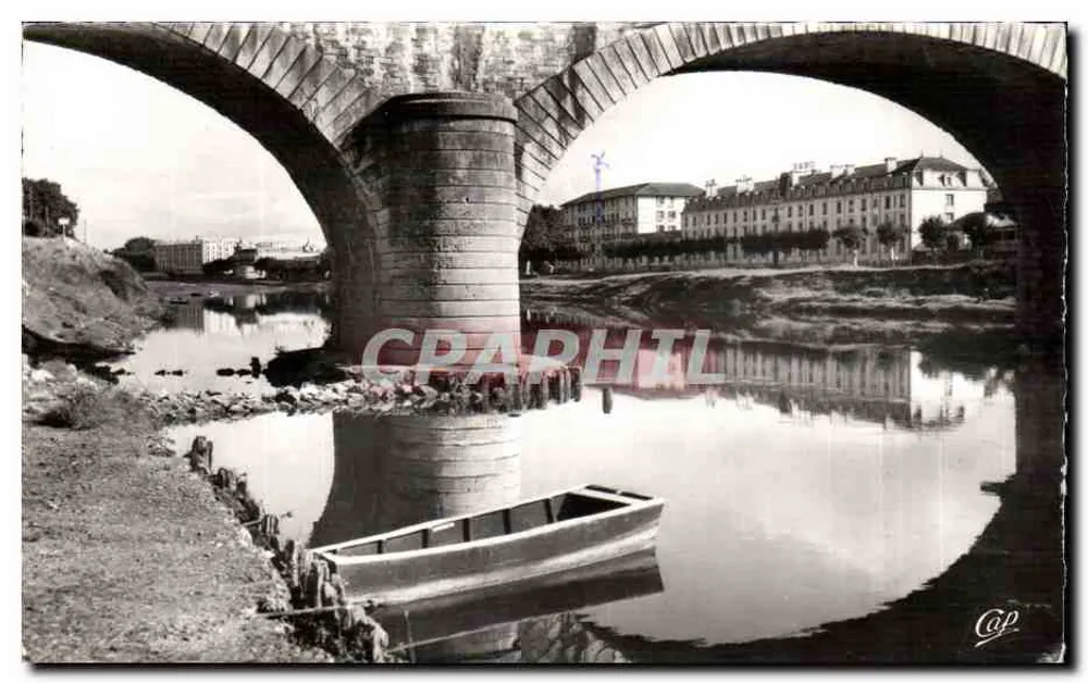 Brug van Dax — uitzicht op de rivier en de kade — Réal-Photo - Voorkant
