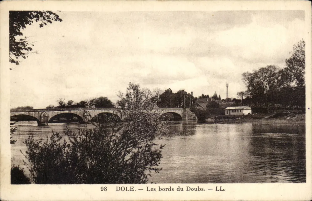 Dole — As margens do Doubs — LL. — n°98 - Frente