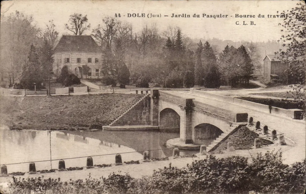 Dole (Jura) — Jardim do Pasquier — Bourse du travail — C.L.B. - Frente