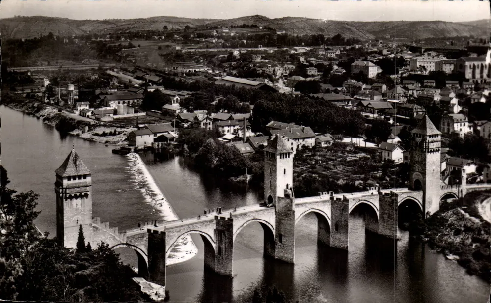 Cahors (Lot) — Vista Geral e o Ponte Valentré — Edição Magazin PONTANA - Frente