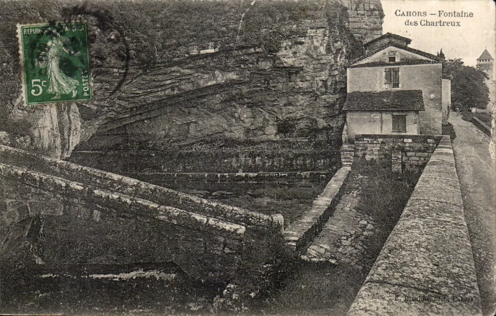Cahors — Fontaine des Chartreux — E. Dracjine, Edif. Cahors - Frente