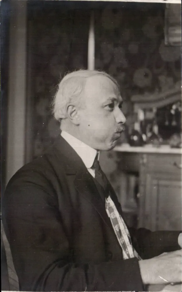 Retrato de um homem idoso — perfil — sem editor ou número visível - Frente
