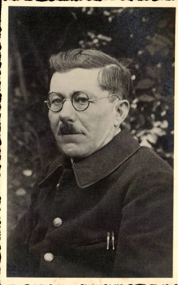 Retrato de um homem em uniforme — editor KRAAK - Frente