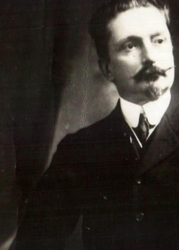 Retrato de um homem com bigode — Sociedade dos produtos "AS de TRÉFLE" — número de série não visível - Frente