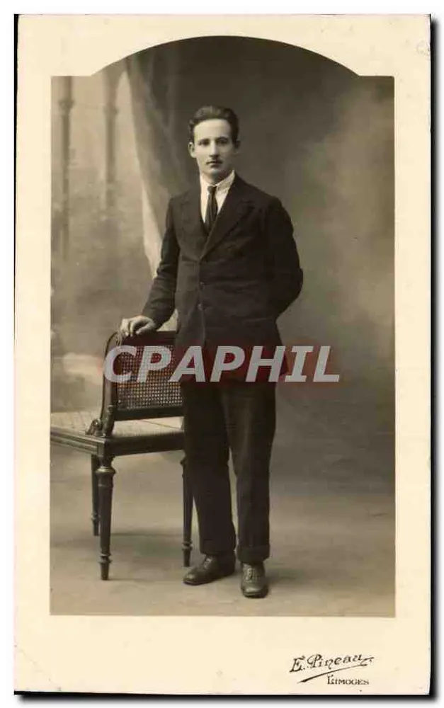 Jovem homem em traje — estúdio — E. Bineau, Émoges - Frente