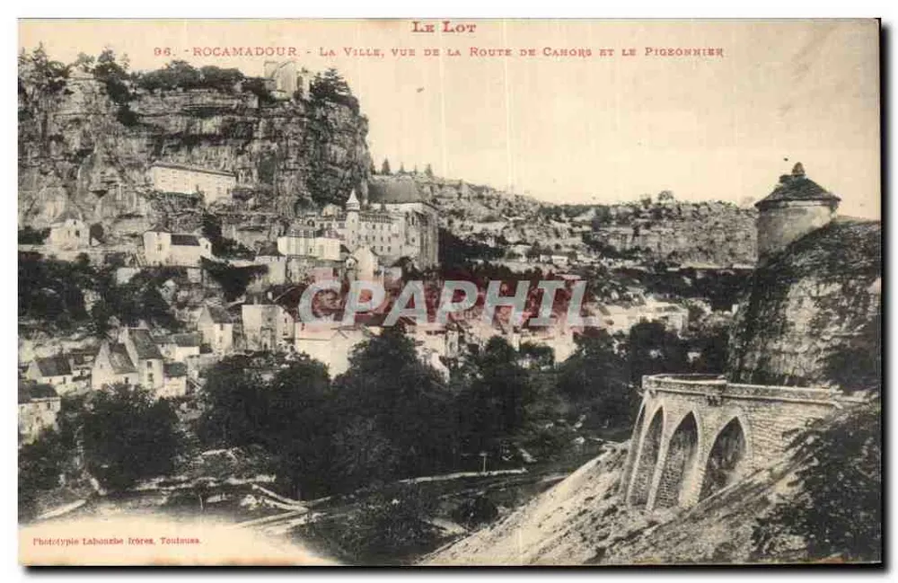 Rocamadour — Blick auf die Straße nach Cahors und den Taubenschlag — Phototypie Lahouzebe Frères, Toulouse - Vorderseite