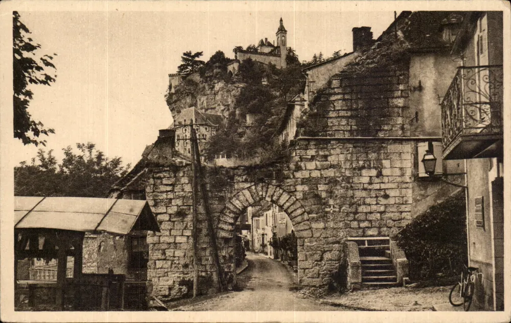 Rocamadour (Lot) — La Porte du Figuier — Wydawnictwo Sztuki Yvon, Paryż - Awers
