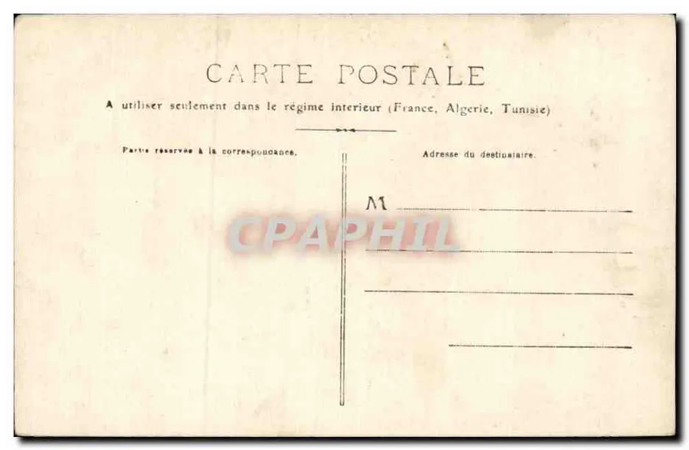 Donna in abito a quadri — posa su rocce — cartolina postale interna Francia - Verso