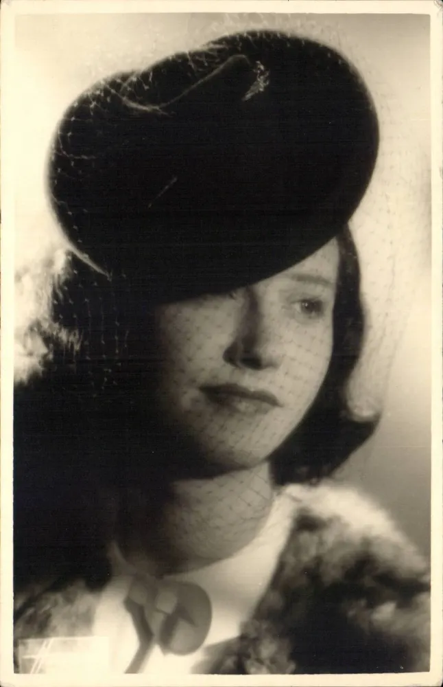Retrato de uma mulher — anos 1930 - Frente
