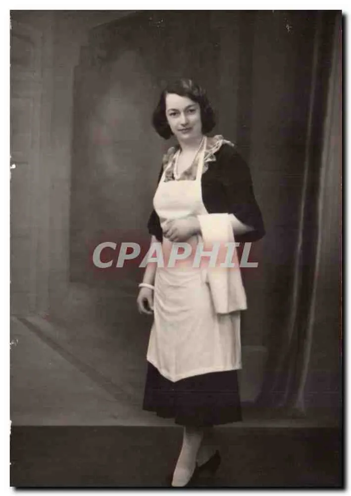Mulher com avental — estúdio — Carte Postale - Frente
