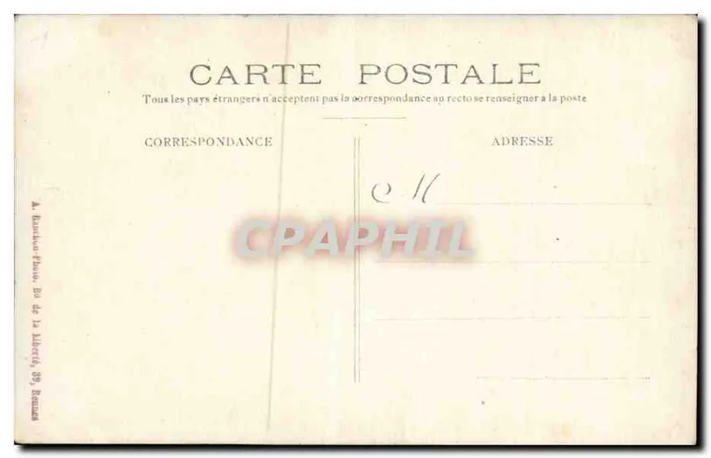 Jovem mulher em traje da época — estúdio — editor A. Ramírez Fliu, 89, rue de la Liberté, Bruxelas - Verso