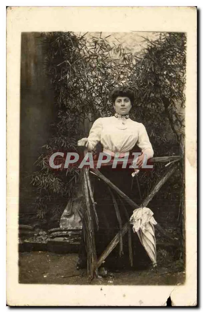 Mulher no jardim — fundo de bambus — R. Guibbouinat, Bercyflug e Cie, Paris - Frente