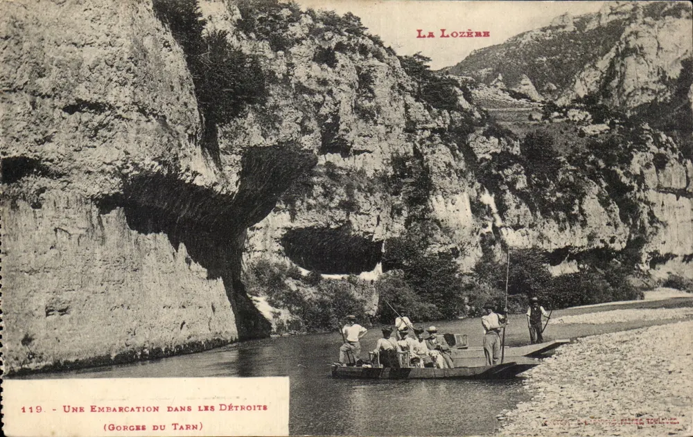 A Lozère - Uma embarcação nos detritos (Gorges do Tarn) — n° 119 — editor: Impressora Toulouse - Frente