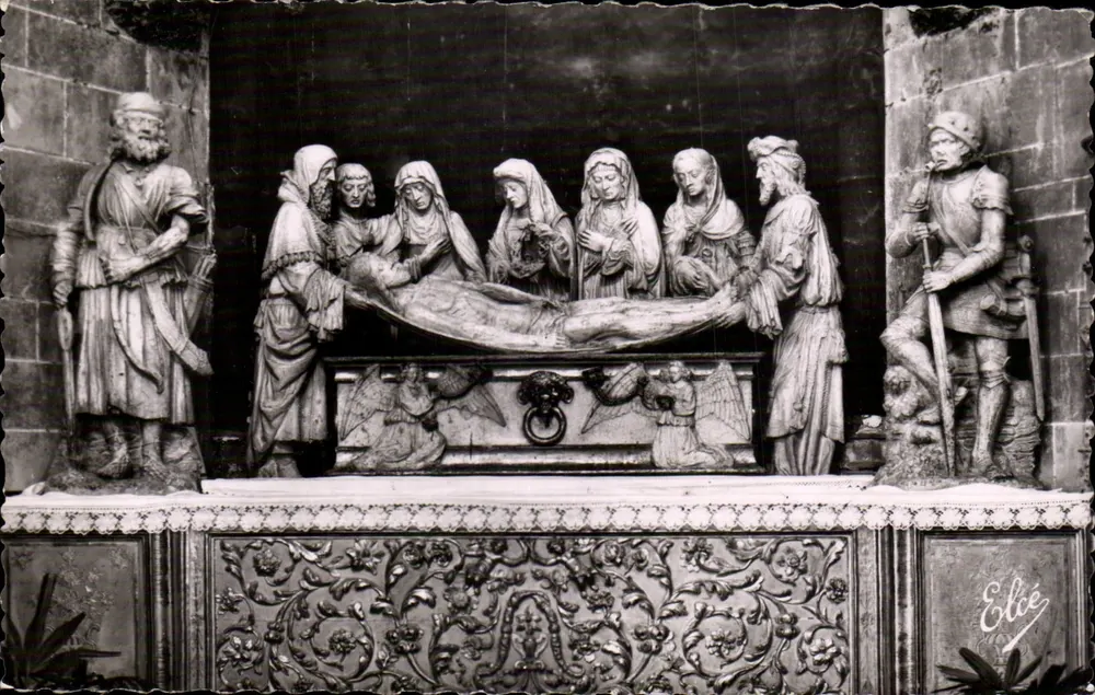 A Mise au Tombeau — Escultura em pedra — L. CHATAGNEAU, Auch - Frente