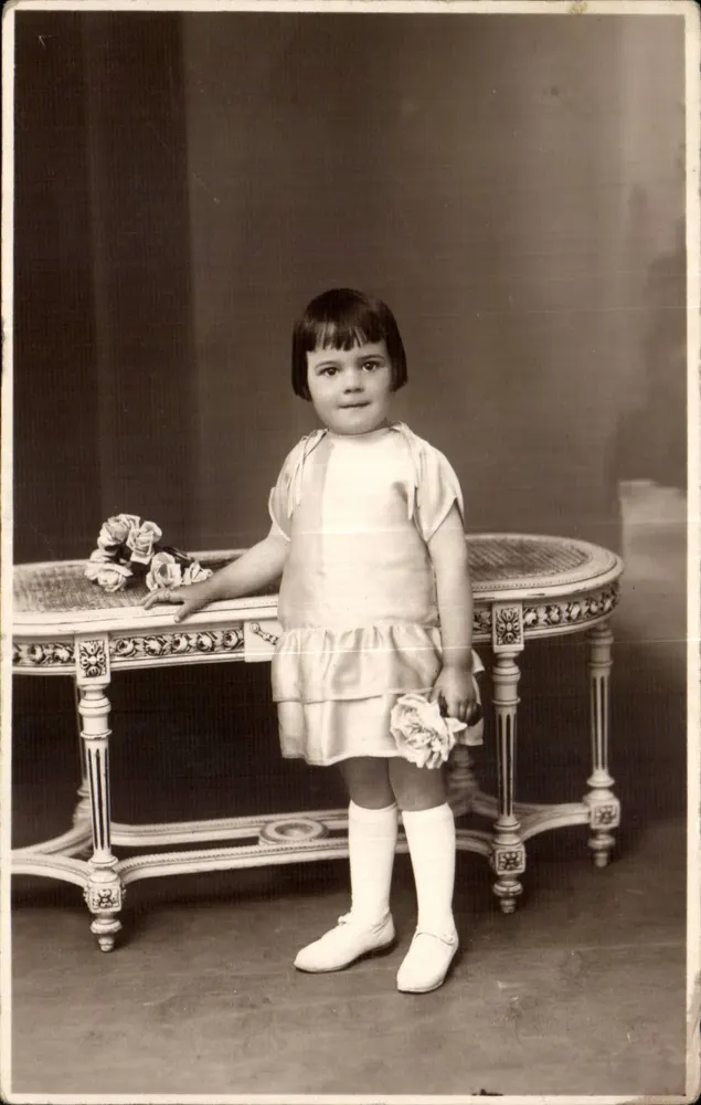 Kleine Mädchen — Fotostudio — Dr. MAURER PIN, Louviers - Vorderseite