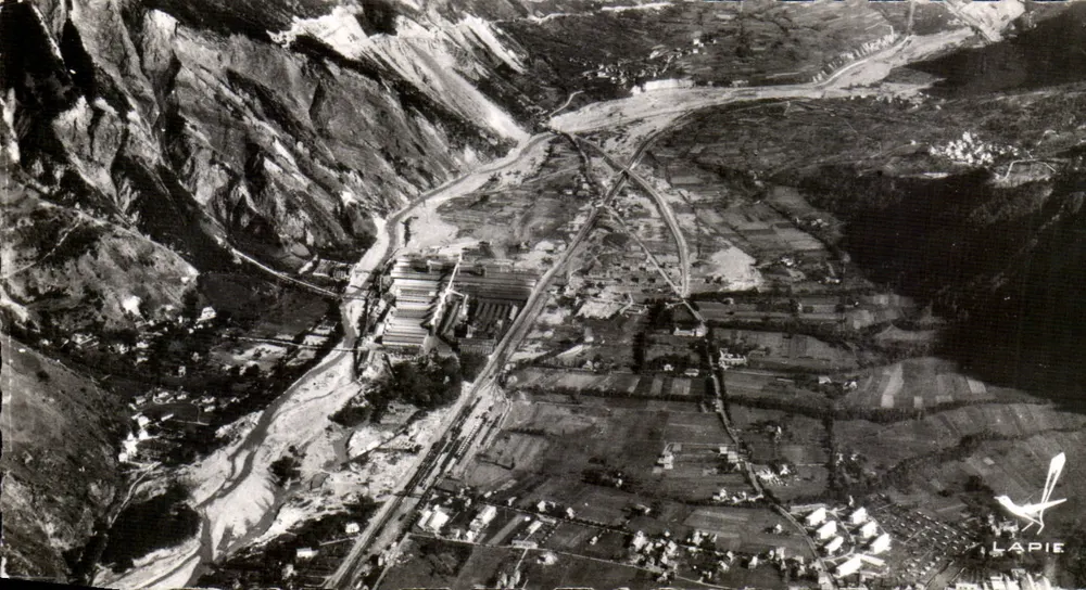Saint-Jean-de-Maurienne — Wichtiger Industriestandort der Nordalpen — Verlag LAPIE - Vorderseite